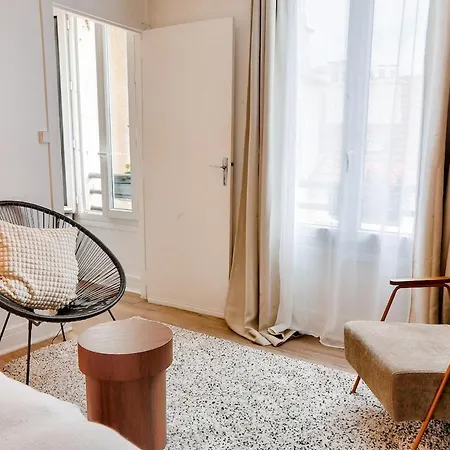 T2 Moderne Ligne 7, Rer C & Bords De Seine إيفري سور سين